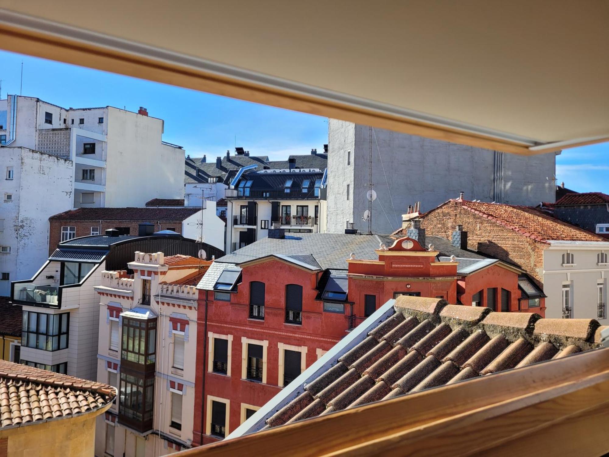 El Atico De Julio Del Campo Apartment Leon Luaran gambar